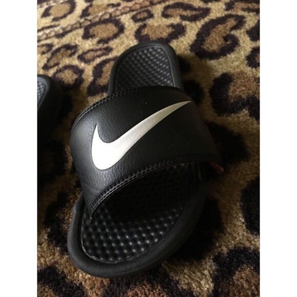 Sandals_&_Flip_Flops